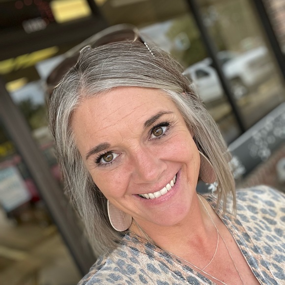 Meet your Posher, Lynnett - Picture 3 of 4